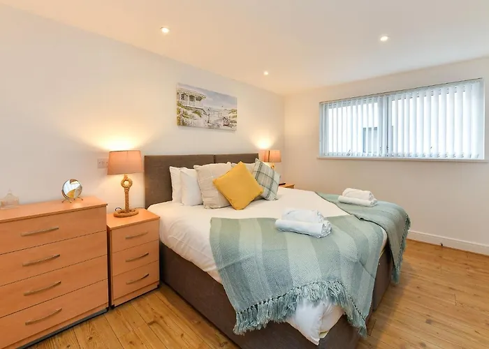 Just Stay Wales - Meridian Wharf, Marina View - 2 Bed Apartment