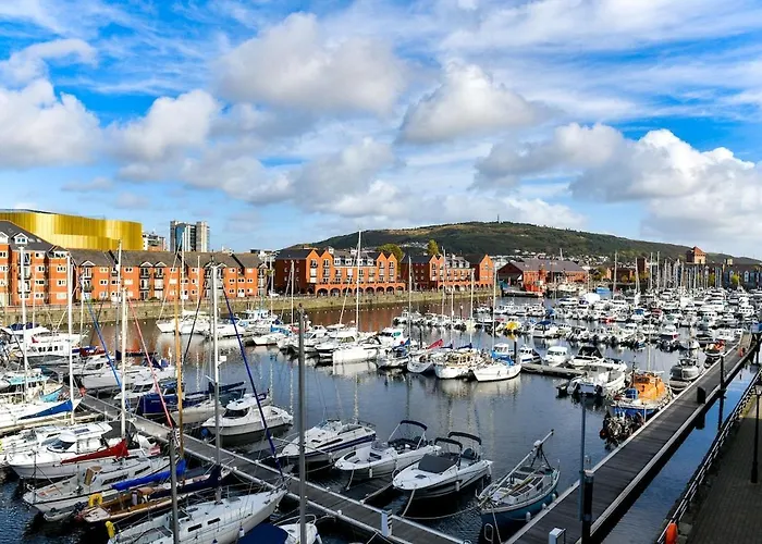 Meridian Wharf, Excellent Marina View