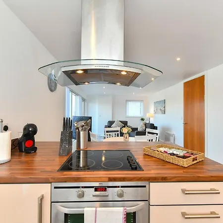 Just Stay Wales - Meridian Wharf, Marina View - 2 Bed Apartment Swansea Exterior photo